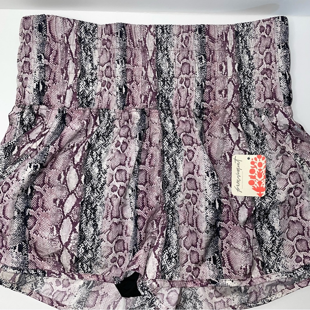 NWT Free People Movement The Way Home Shorts Anaconda Venom - Picture 2 of 9